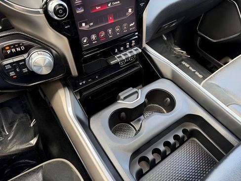 Used 2019 RAM 1500 Laramie AWD/4WD image 28
