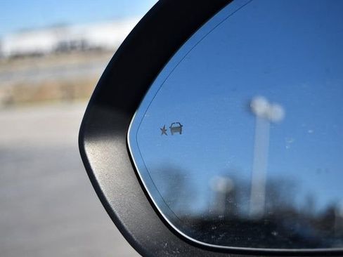 Used 2022 Buick Envision Essence w/ Technology Package I image 10