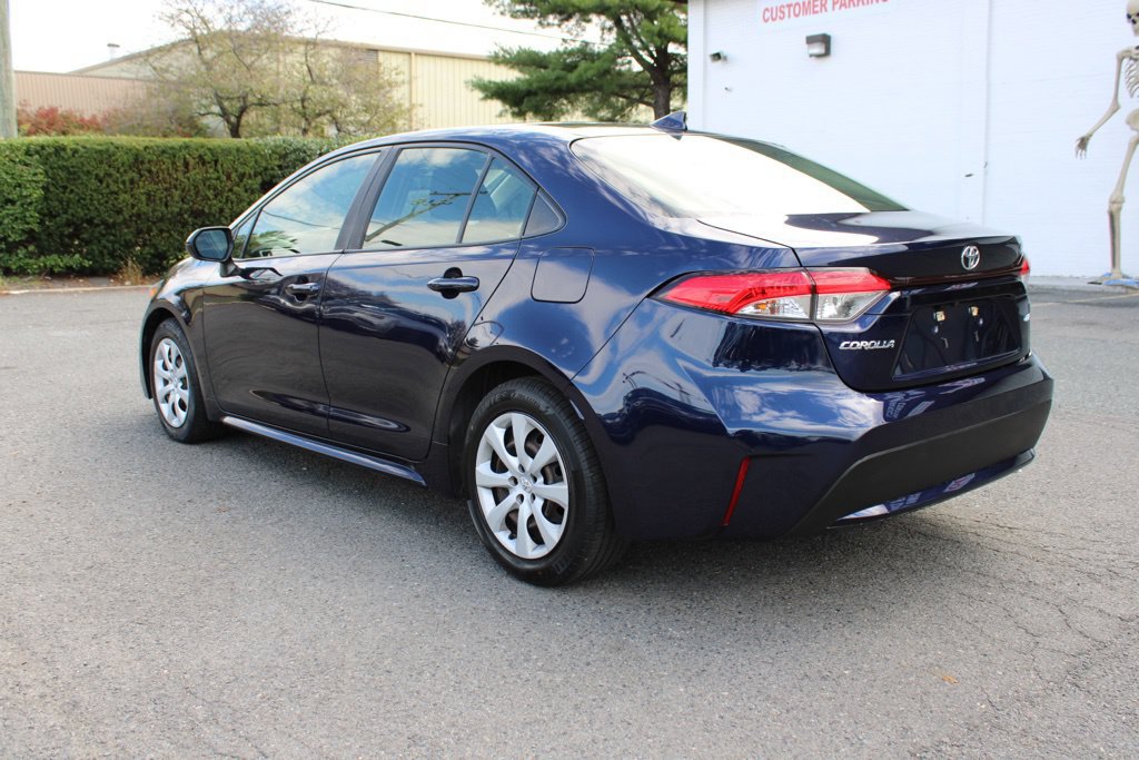 Used 2022 Toyota Corolla LE FWD image 5