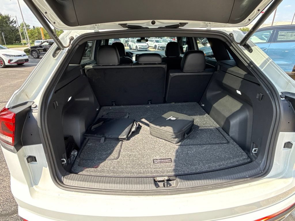 Certified 2024 Volkswagen Atlas Cross Sport SE AWD/4WD image 27
