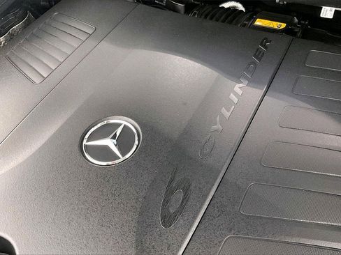 New 2026 Mercedes-Benz GLS 450 4MATIC image 17