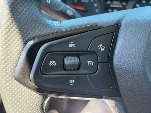 Used 2021 Chevrolet TrailBlazer LS w/ LPO, Blackout Package FWD image 17