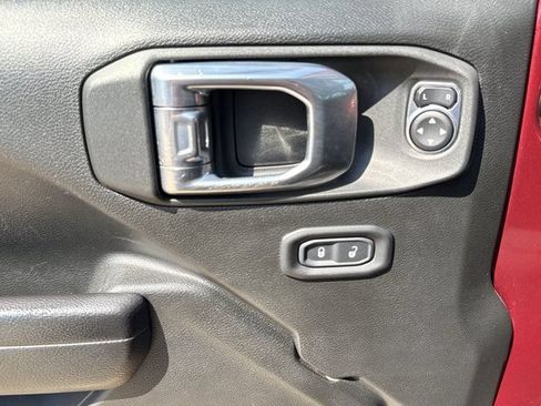 Used 2022 Jeep Gladiator Sport AWD/4WD image 16