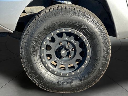 Used 2013 Toyota Tacoma 4x4 Double Cab w/ TRD Off-Road Pkg image 28