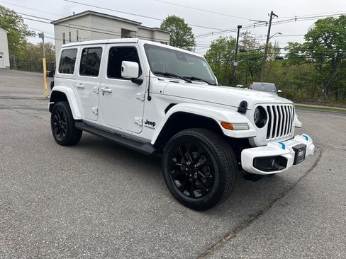 Used 2021 Jeep Wrangler Unlimited Sahara AWD/4WD image 6