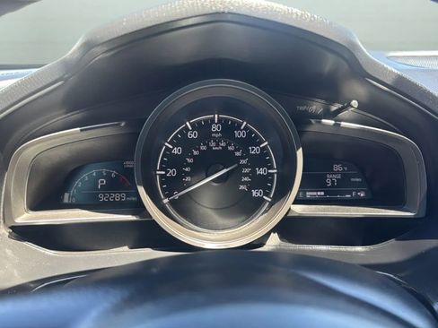 Used 2018 MAZDA MAZDA3 Sport FWD image 10