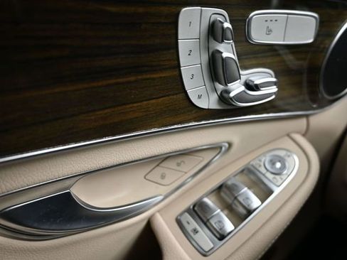 Used 2021 Mercedes-Benz C 300 Sedan image 30