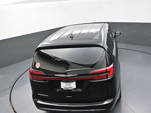 New 2026 Chrysler Pacifica Select image 14