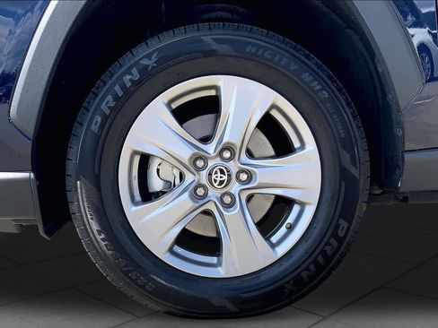 Used 2024 Toyota RAV4 XLE AWD/4WD image 11