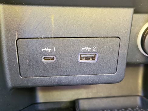 Used 2023 Nissan Kicks SR w/ SR Premium Package FWD image 29