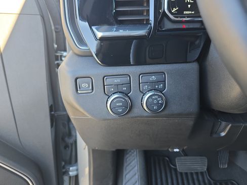 Used 2024 GMC Sierra 1500 Elevation image 34