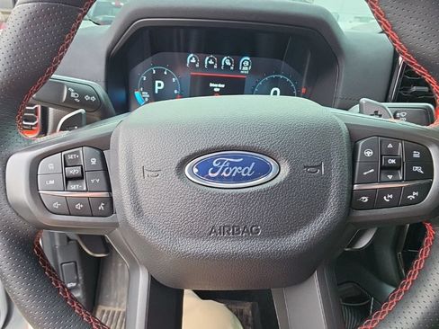 Used 2025 Ford Ranger Raptor AWD/4WD image 16