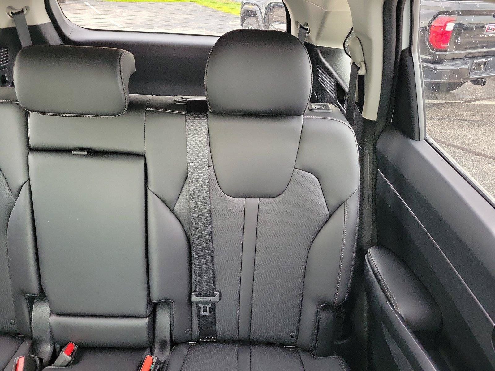 Used 2022 Kia Sorento S w/ Panoramic Sunroof Package FWD image 14
