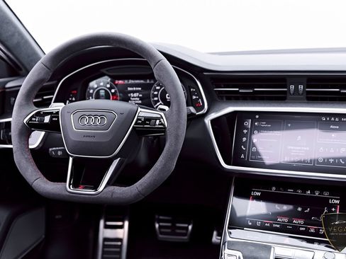 Used 2024 Audi RS 7 Performance AWD/4WD image 74