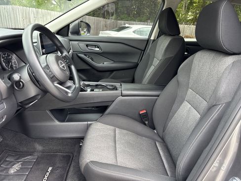 Used 2024 Nissan Rogue SV AWD/4WD image 9