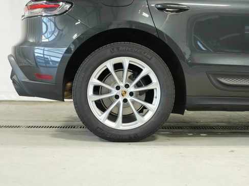 Used 2025 Porsche Macan image 39