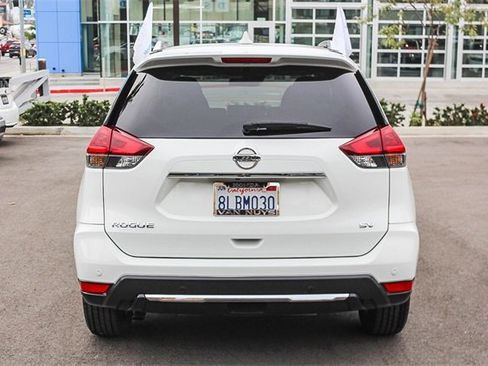 Used 2019 Nissan Rogue SV image 6