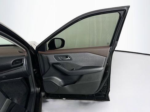 Used 2023 Nissan Rogue SV AWD/4WD image 30