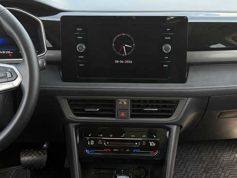 New 2026 Volkswagen Taos SE FWD image 18