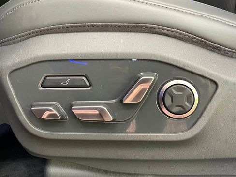 Used 2024 Kia EV9 Land image 14