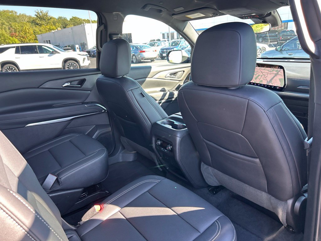 Used 2026 Chevrolet Traverse LT AWD/4WD image 35