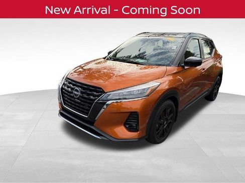 Certified 2022 Nissan Kicks SR FWD image 2