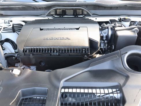 Used 2024 Honda Pilot Touring image 19