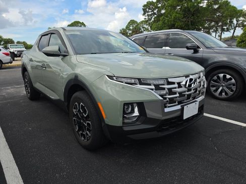 Used 2022 Hyundai Santa Cruz SEL FWD image 2