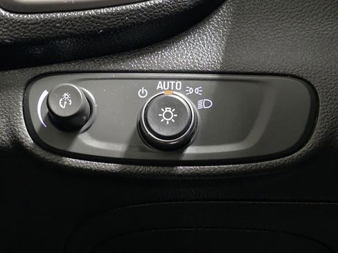 Used 2019 Chevrolet Trax LT w/ LT Convenience Package image 33