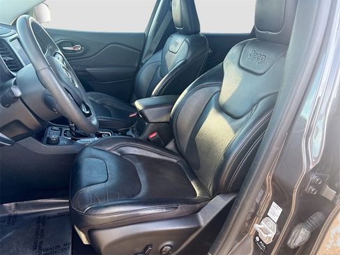 Used 2023 Jeep Cherokee Altitude Lux image 20