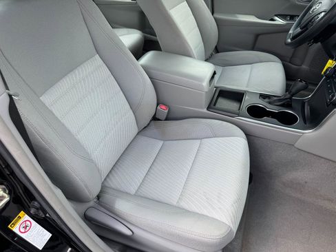 Used 2016 Toyota Camry LE image 26