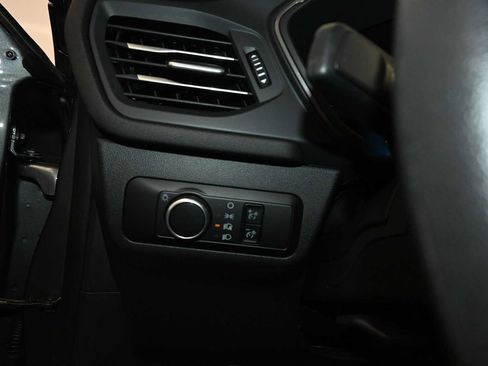 Used 2025 Ford Escape Active AWD/4WD image 16
