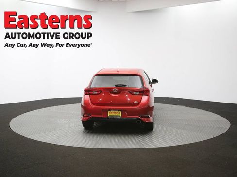 Used 2018 Toyota Corolla iM w/ Carpet Mat Package (TMS) image 35