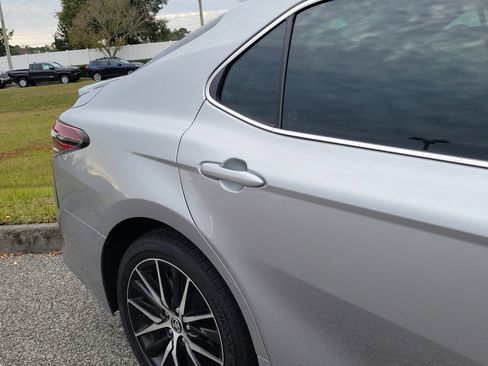 Used 2023 Toyota Camry SE image 13