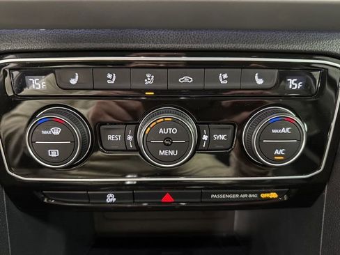 Used 2022 Volkswagen Atlas SEL Premium image 19