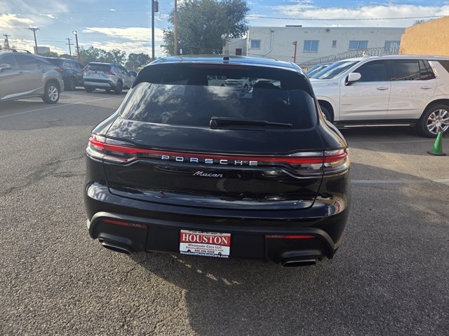 Used 2023 Porsche Macan AWD/4WD image 2