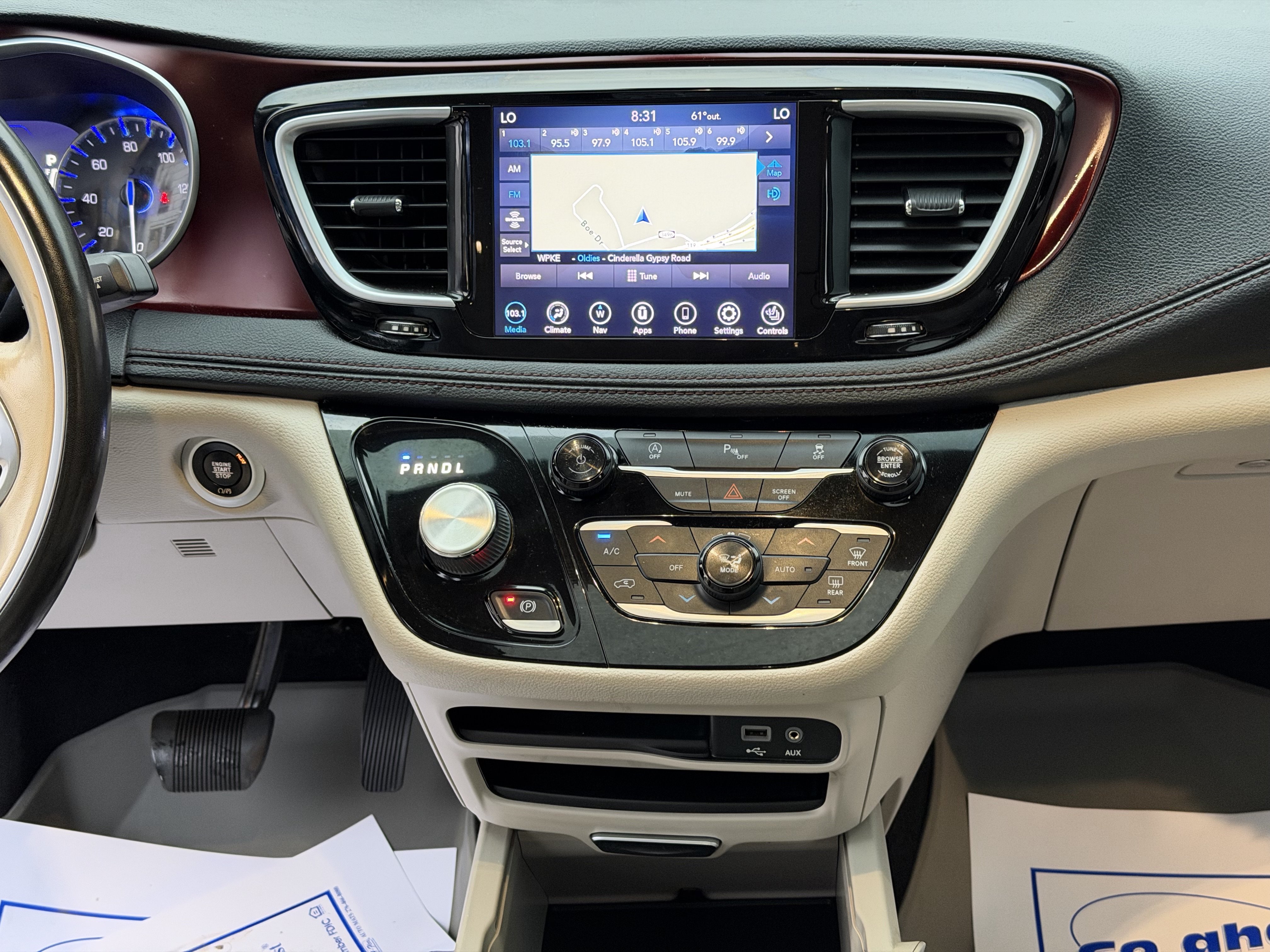 Used 2020 Chrysler Pacifica Limited FWD image 20