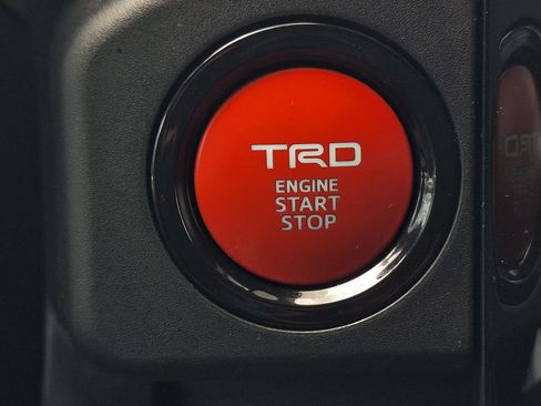 Used 2025 Toyota Tacoma TRD Off-Road w/ TRD Off Road Upgrade Package AWD/4WD image 25