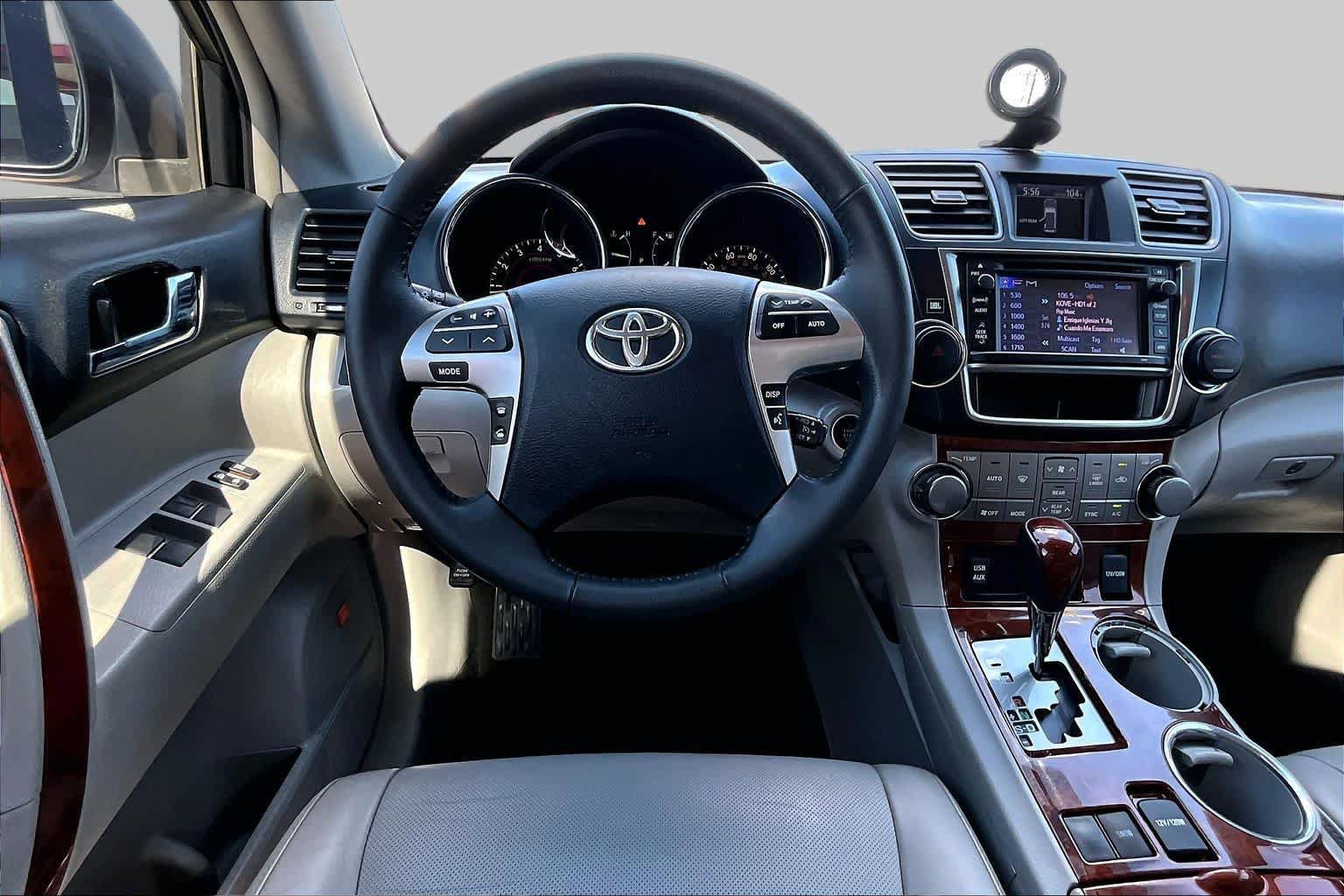 Used 2013 Toyota Highlander Limited FWD image 5