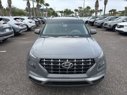 Used 2022 Hyundai Venue SEL image 3
