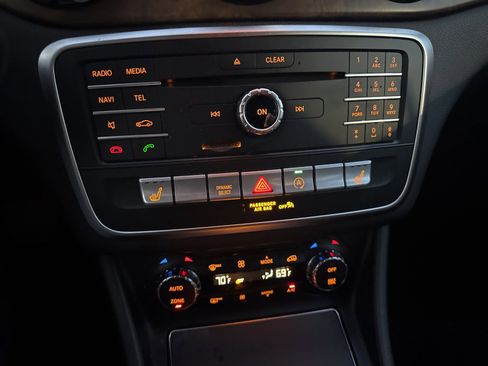 Used 2019 Mercedes-Benz GLA 250 image 14