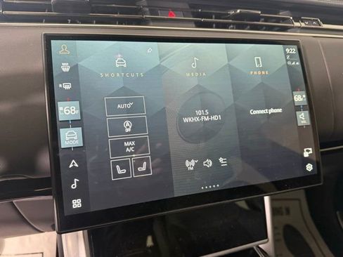 Certified 2025 Land Rover Range Rover SE image 31