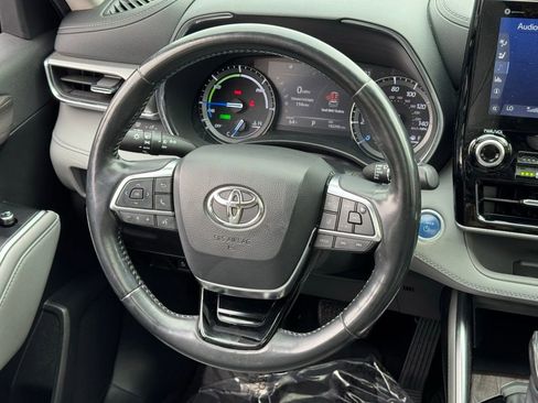 Used 2021 Toyota Highlander Platinum image 21