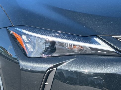 New 2026 Lexus UX 300h FWD image 10
