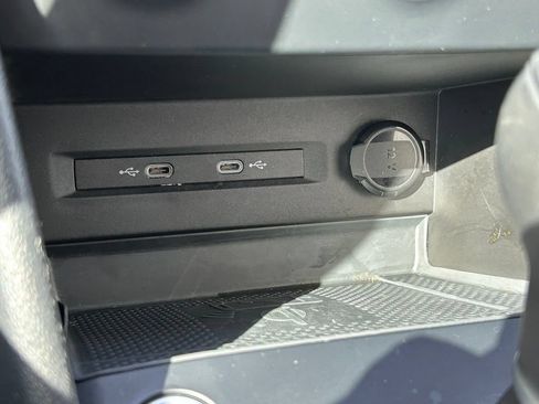 Certified 2022 Volkswagen Taos SE AWD/4WD image 33