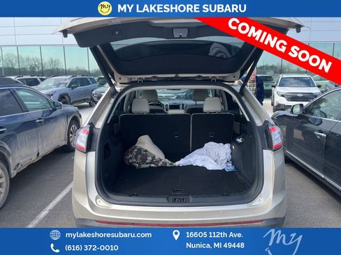 Used 2018 Ford Edge Titanium w/ Equipment Group 301A image 8