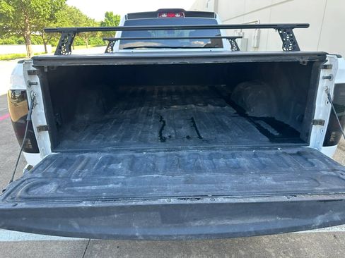 Used 2018 RAM 3500 Tradesman w/ Chrome Appearance Group AWD/4WD image 17