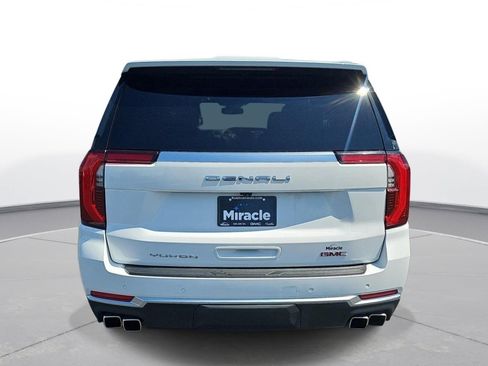 Used 2025 GMC Yukon Denali AWD/4WD image 6