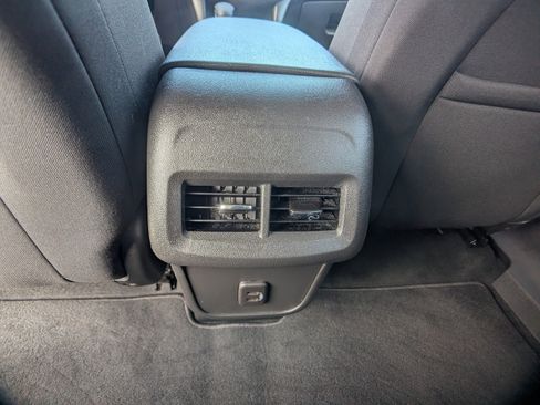 Used 2023 Chevrolet Equinox LT AWD/4WD image 15