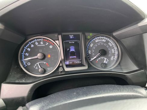 Used 2020 Toyota Tacoma TRD Off-Road image 30